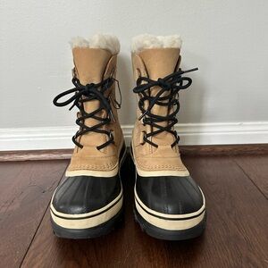 SOREL Women’s Caribou Size 7 Boot.